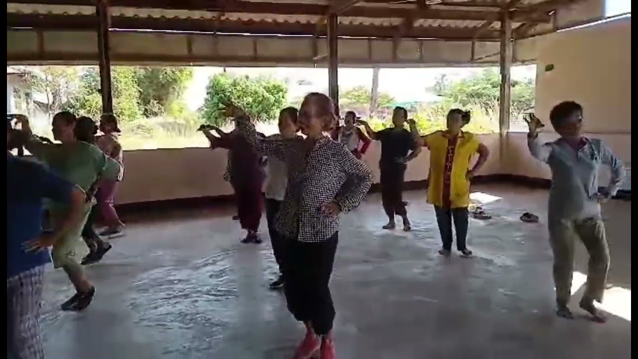 ท่าฟ้อน