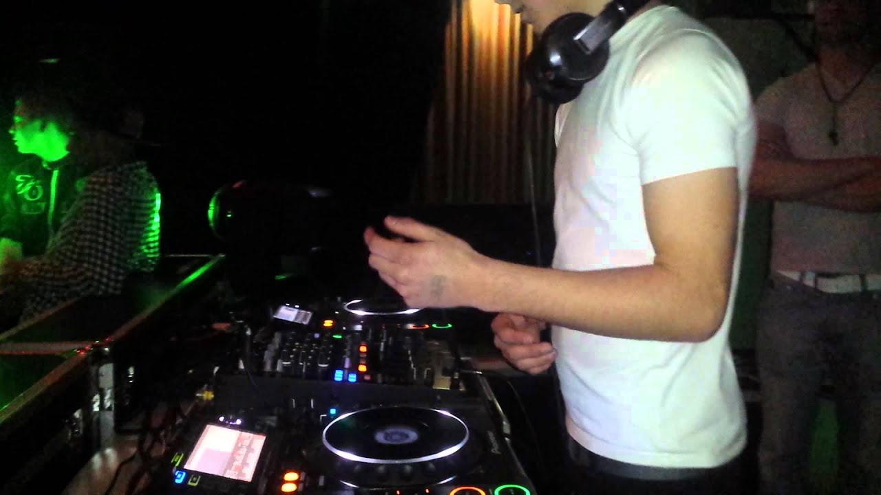 Schoolgig... short video...