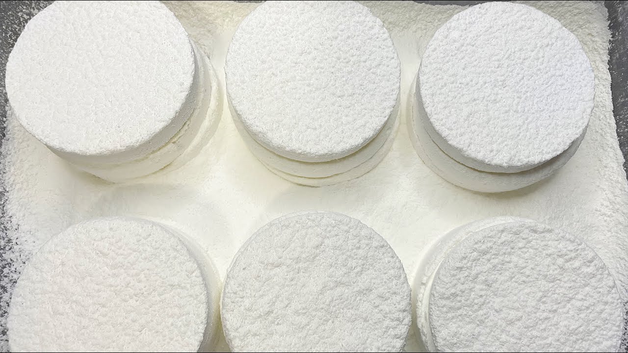 Gym Chalk Circles with cornstarch topping ASMR ⚠️ squeaky ⚠️