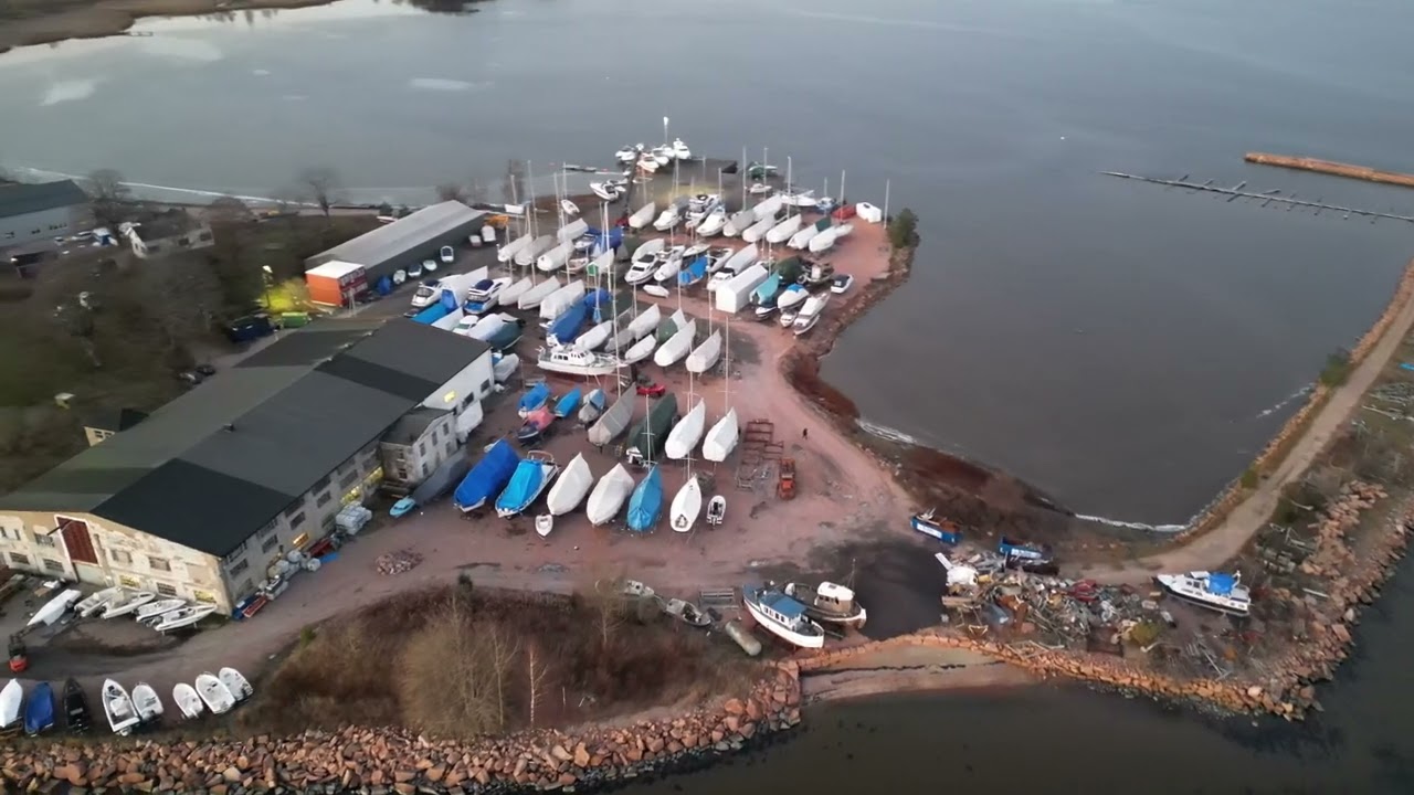 Drammen Båtservice AS, Nytt anlegg etablert på Bokerøya sør for Svelvik. Båtopplag, vinterservice,