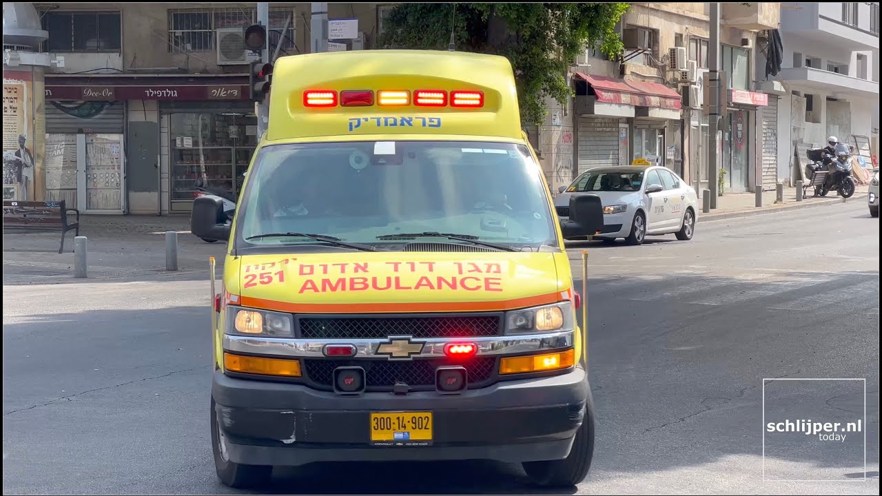 Ambulance at Kikar HaMoshavot, Tel Aviv - September 4, 2022 10:22