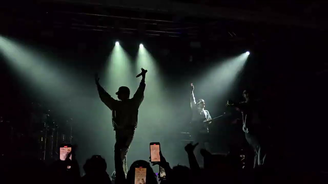 Intro | La que puede, puede - CA7RIEL & Paco Amoroso (Live - Sala del Museo del Carnaval 2024)