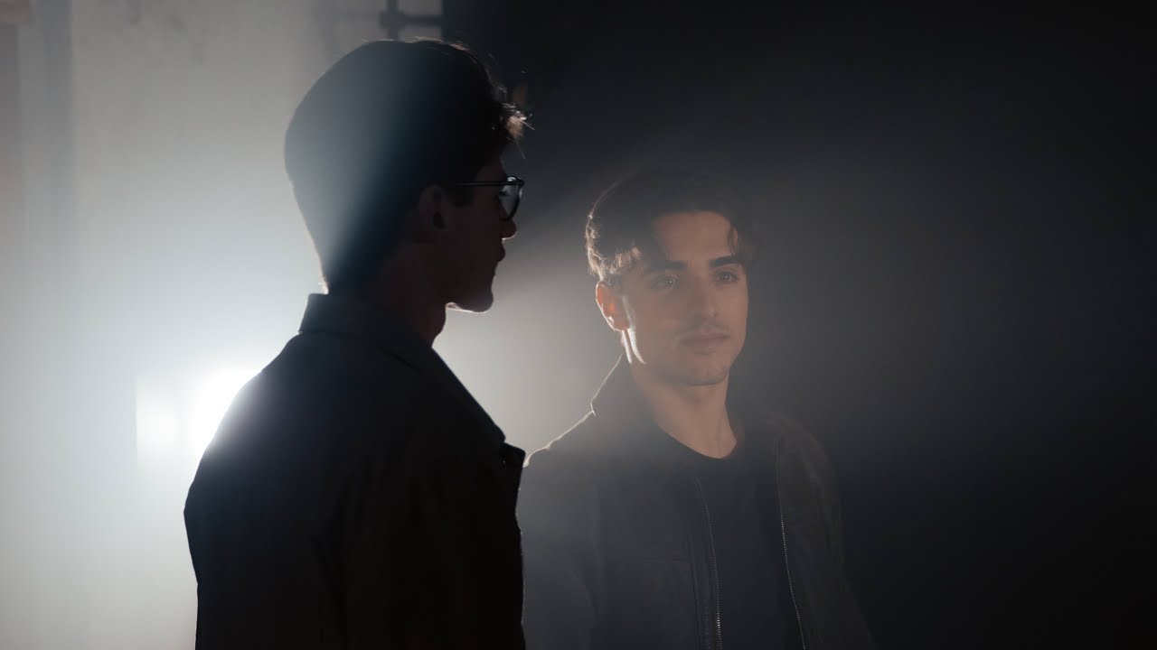 Umber - talk to me (Official Video)