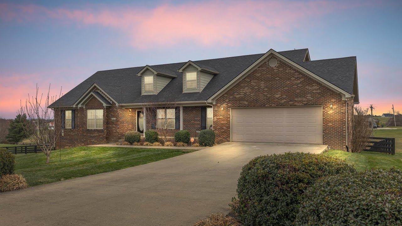 Kentucky Home for sale 802 Colleton Ct Berea KY 3bed 2bath on over an acre Jeremy James Realtor