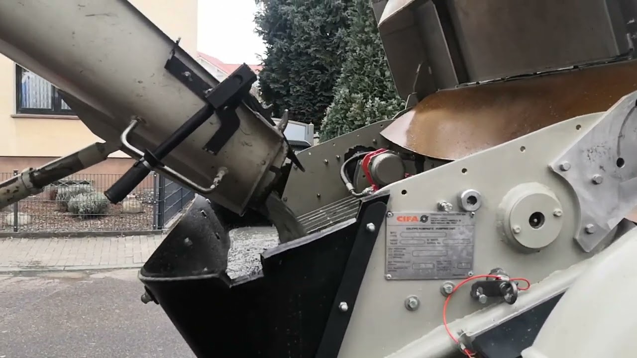 Mercedes Benz Arocs Betonmischer mit CIFA Betonpumpe