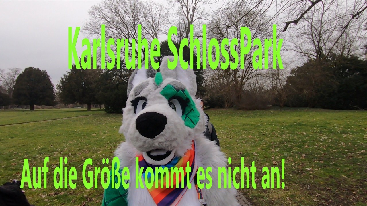 Fursuitwalk im Schlosspark der Stadt Karlsruhe