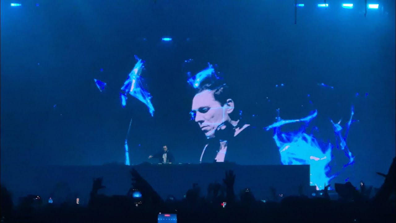 Tiësto performance in Mumbai - Dome SVP stadium NSCI