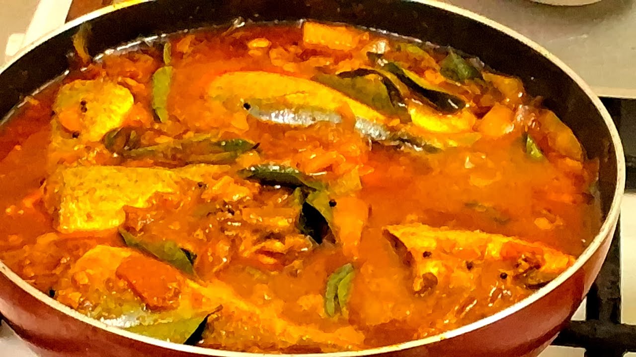 Spicy Ayala (Mackerel) Curry with Raw Mango | Authentic Kerala Fish Curry