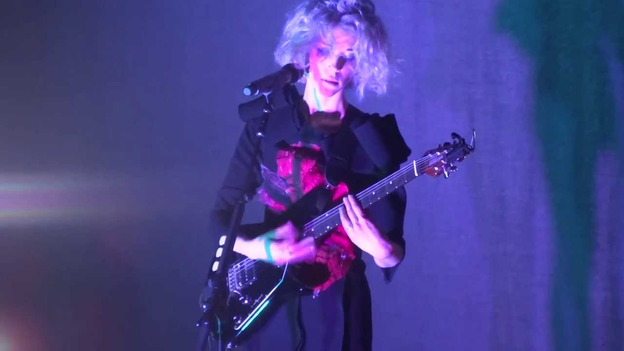 St. Vincent - Cheerleader & Prince Johnny (HD) Live In Paris 2014