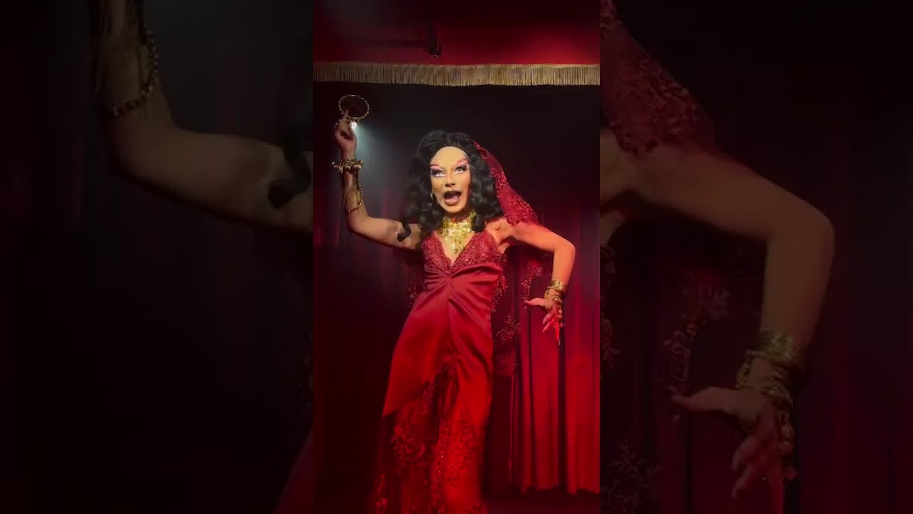 Lóri Buena - Performance Drag Queen Que No Salga La Luna