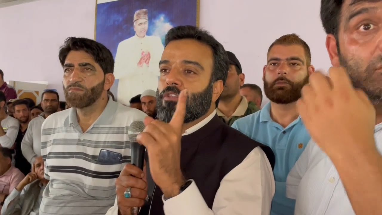 MP Aga Ruhullah visits Pulwama, thanks people for electing him to Parliament