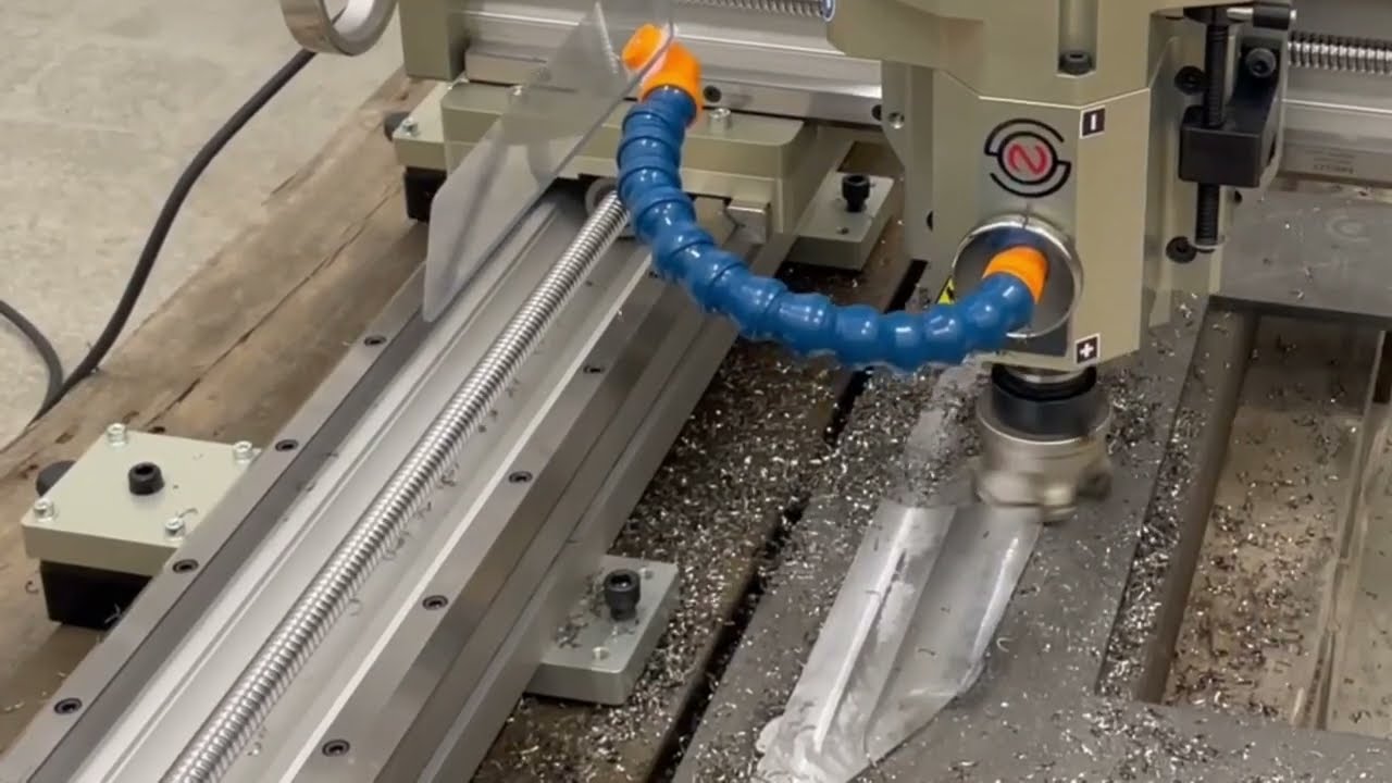Portable lightweight 3 axis milling machine with electric spindle