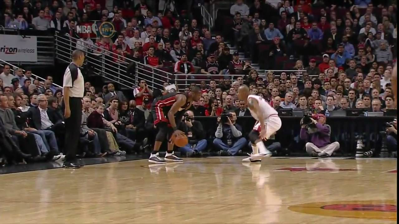 Dwyane Wade Highlights - Heat @ Bulls - 24/02/2011 - 34 pts