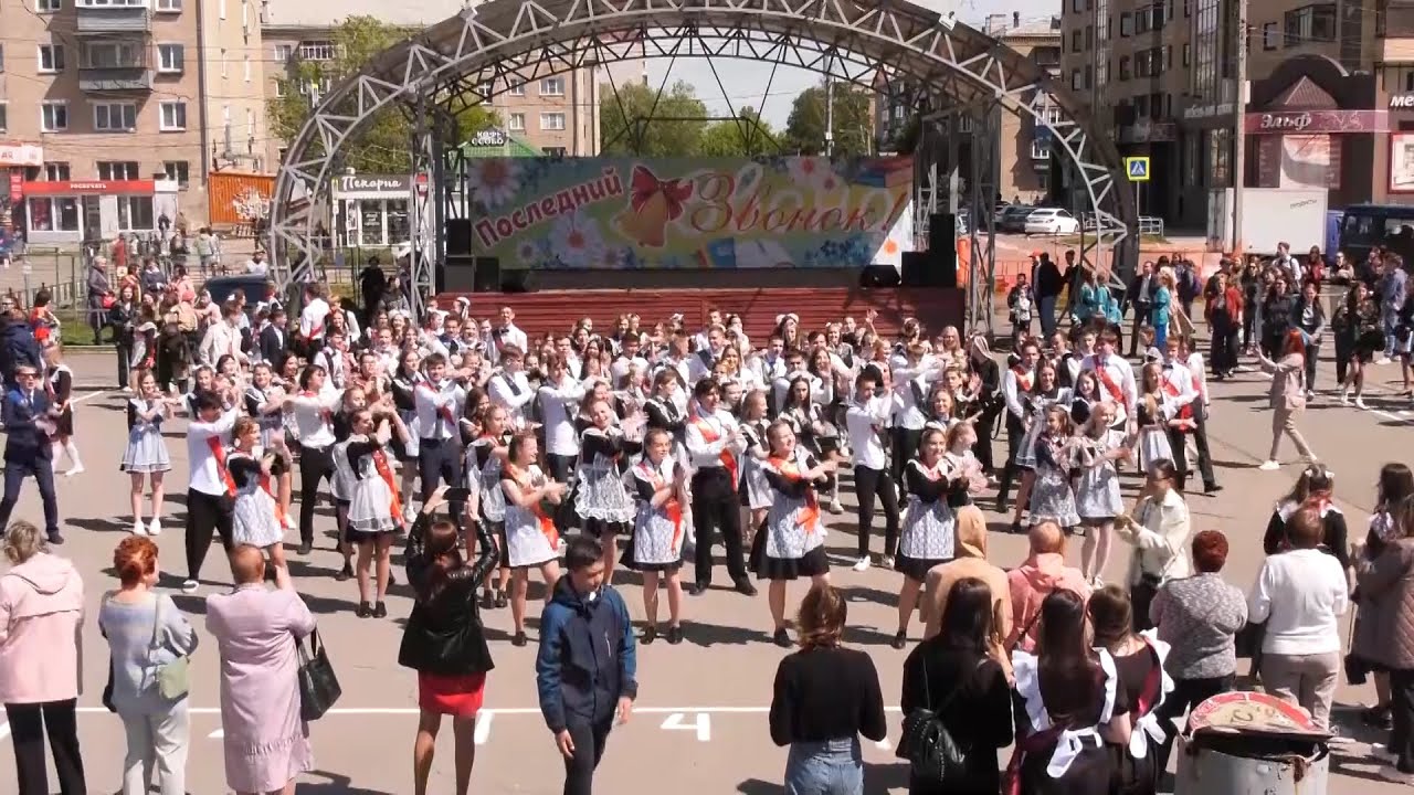 Выпускники Копейска «зажгли» на танцполе