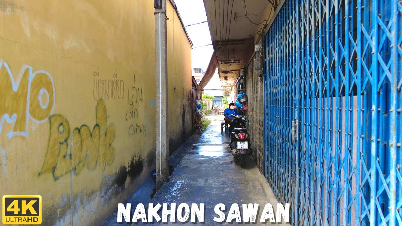 THAILAND 4K. Walking The Back Streets At Nakhon Sawan Bus Station. Thailand Walk Tour 4k.