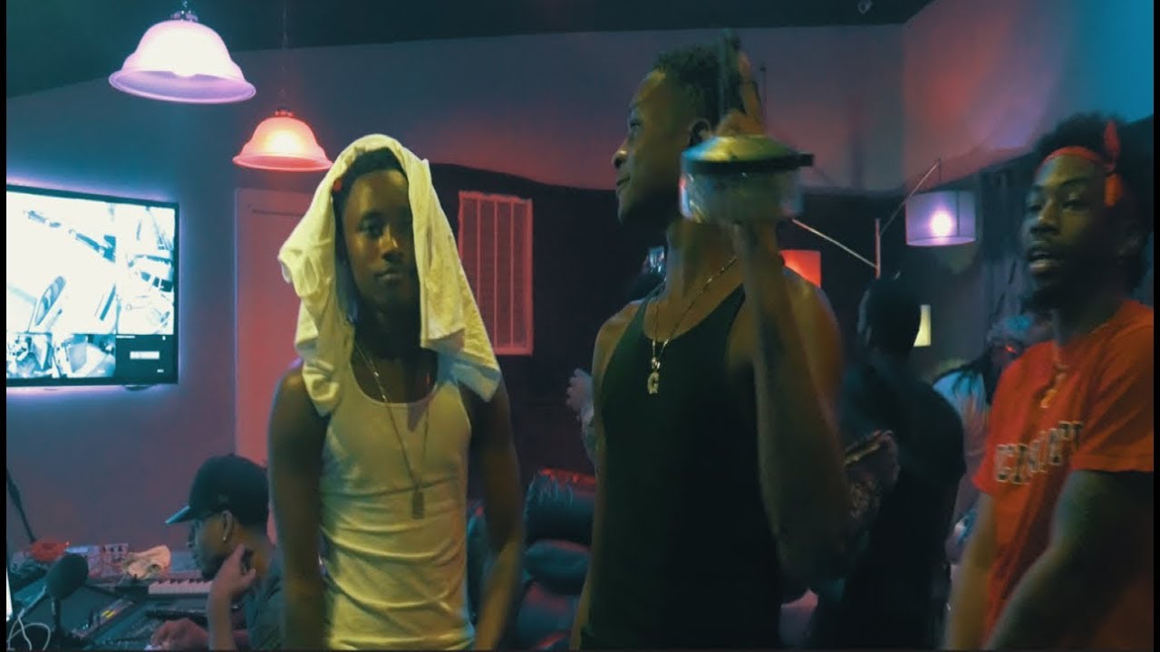 C T B G 7 Ft. C T B Mitch - Allat (Studio Performance)