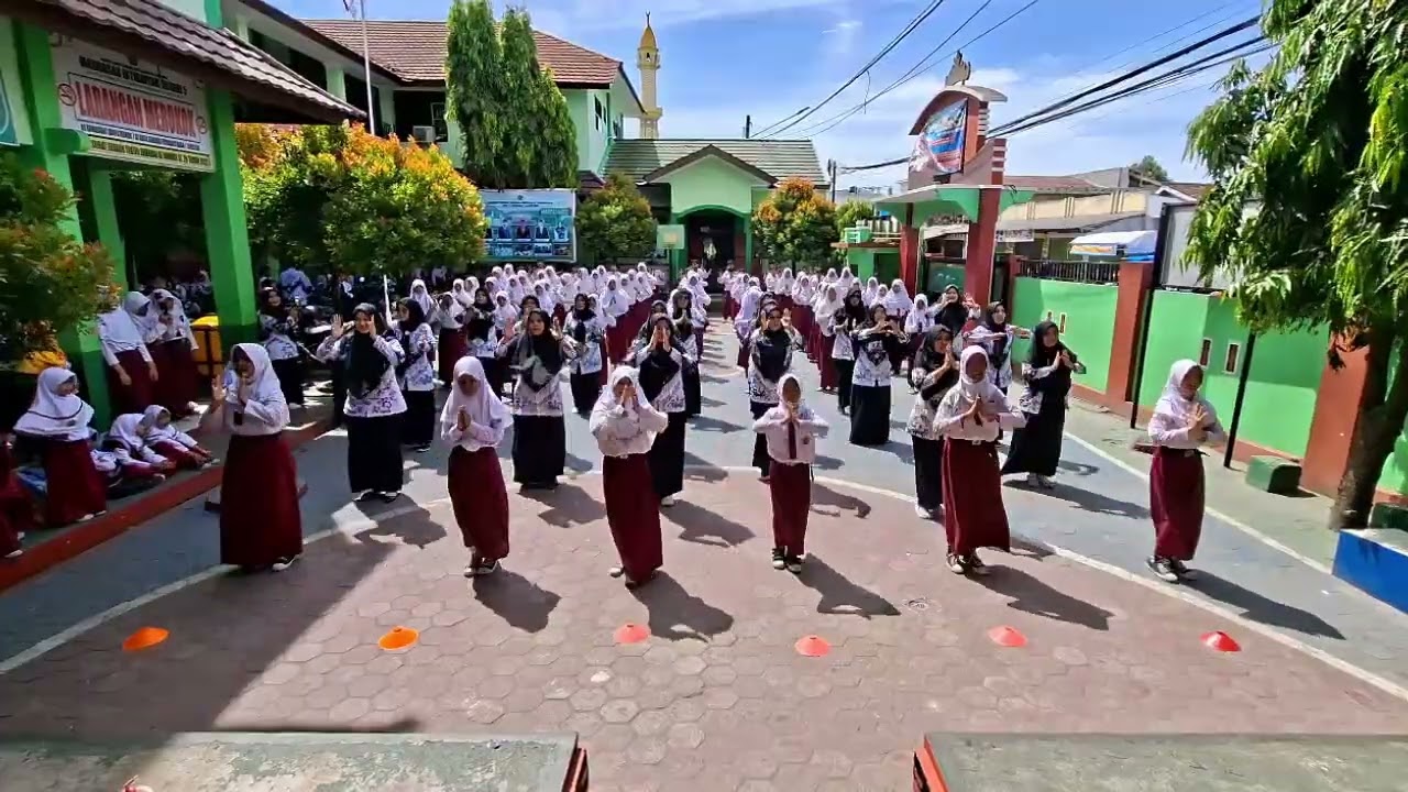 SENAM KREASI MIN 5 BANDAR LAMPUNG DALAM RANGKA MEMERIAHKAN HARI GURU NASIONAL TAHUN 2025