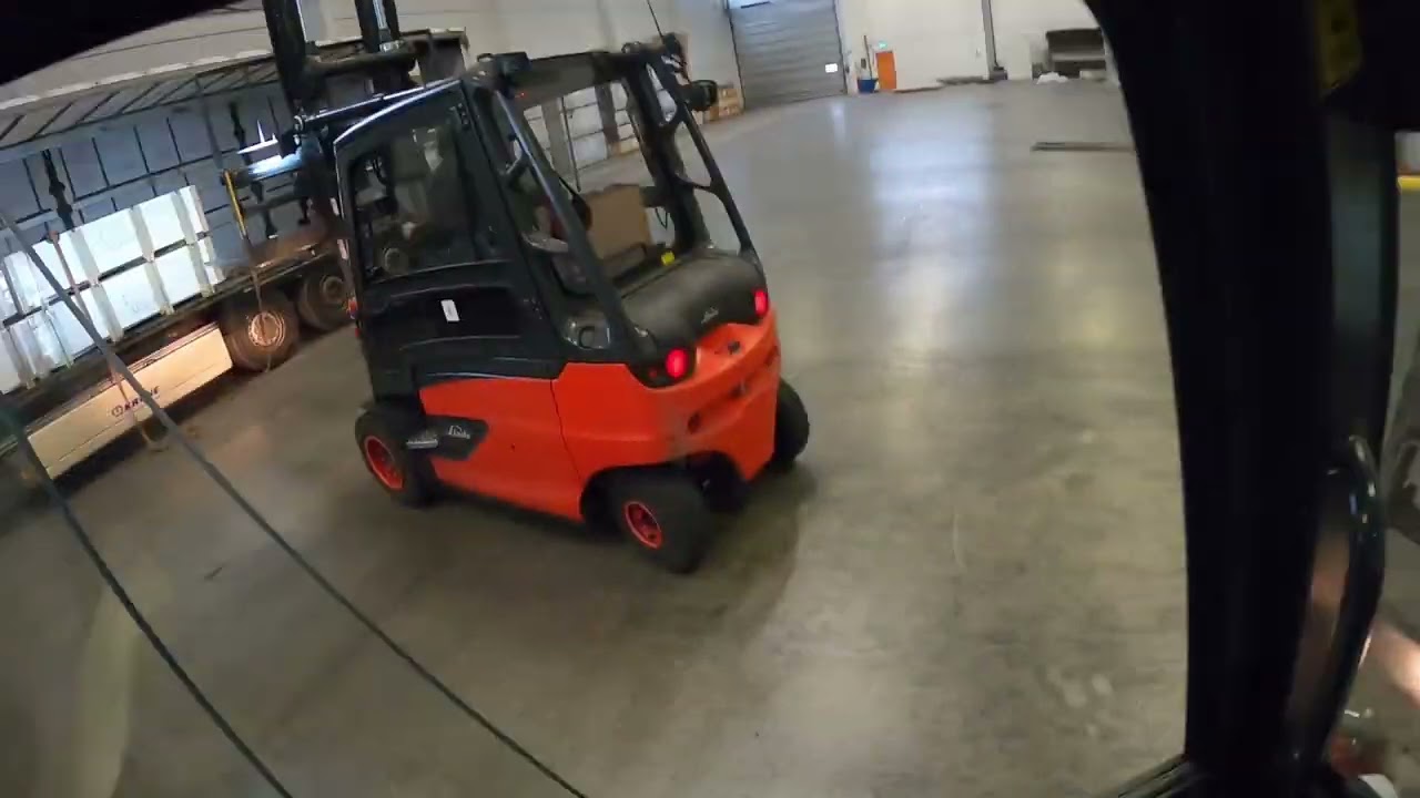 POV Forklift Action: FAST DUO unloading like pros!