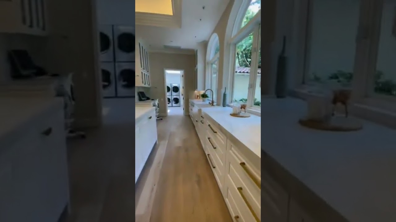 White Luxury Kitchen Design Interior Idea | Modern Kitchen Design Ideas