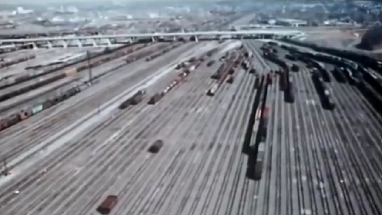 Vintage railroad film - Sante Fe - Argentine yard