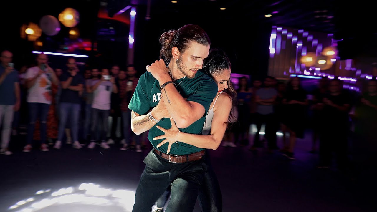 Elena Khamsi & Derek ❤️ (Dicelo) Román ft Kira Brown. [📍Valencia, Bachata] (BACHATA PASIÓN❤️‍🔥)