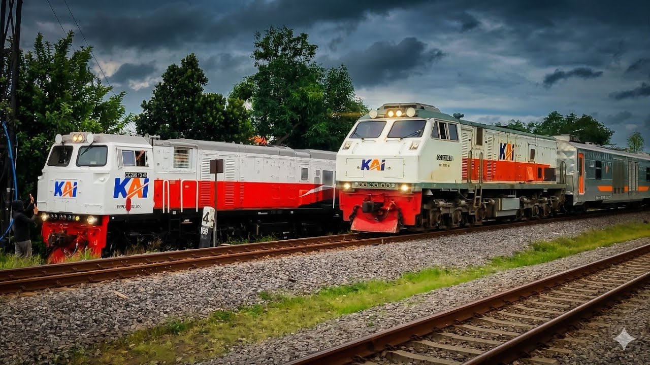 AKHIRNYA TIBA! Lokomotif Sumatra Langsung 'Disiksa' Narik Rangkaian Kereta Pertamina Panjang!