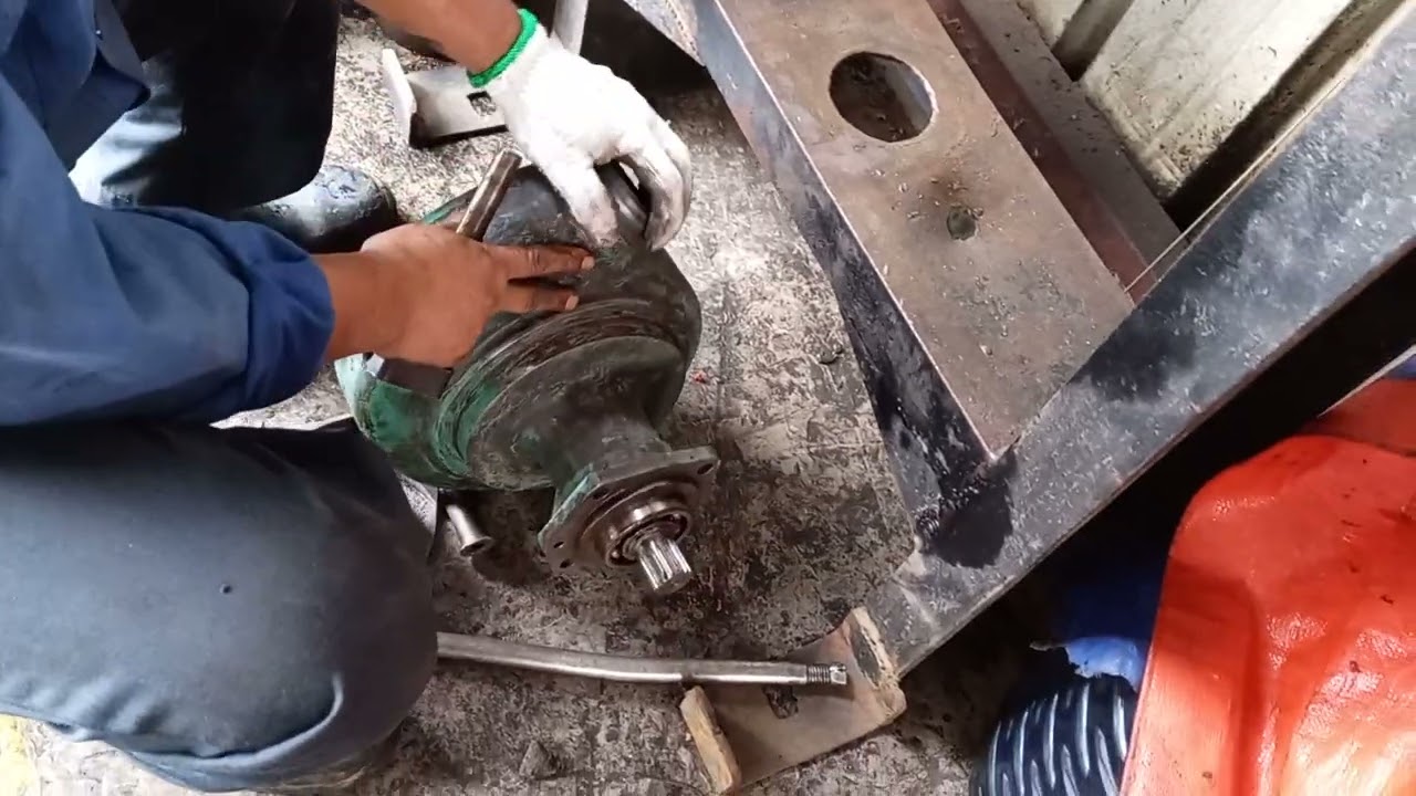 WATER PUMP DESMANTLE FOR KTA50/ 16 CYLINDERS CUMMINS ENGINE