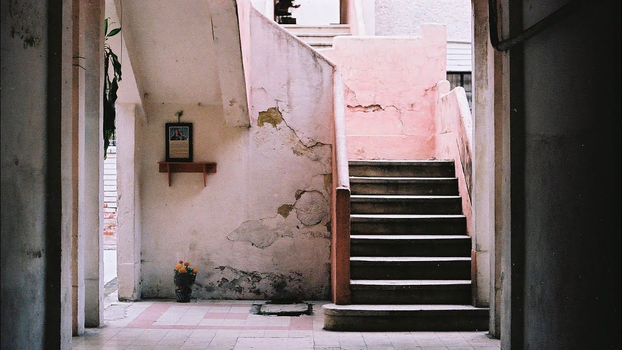 Street Photography on Film: Portra 400