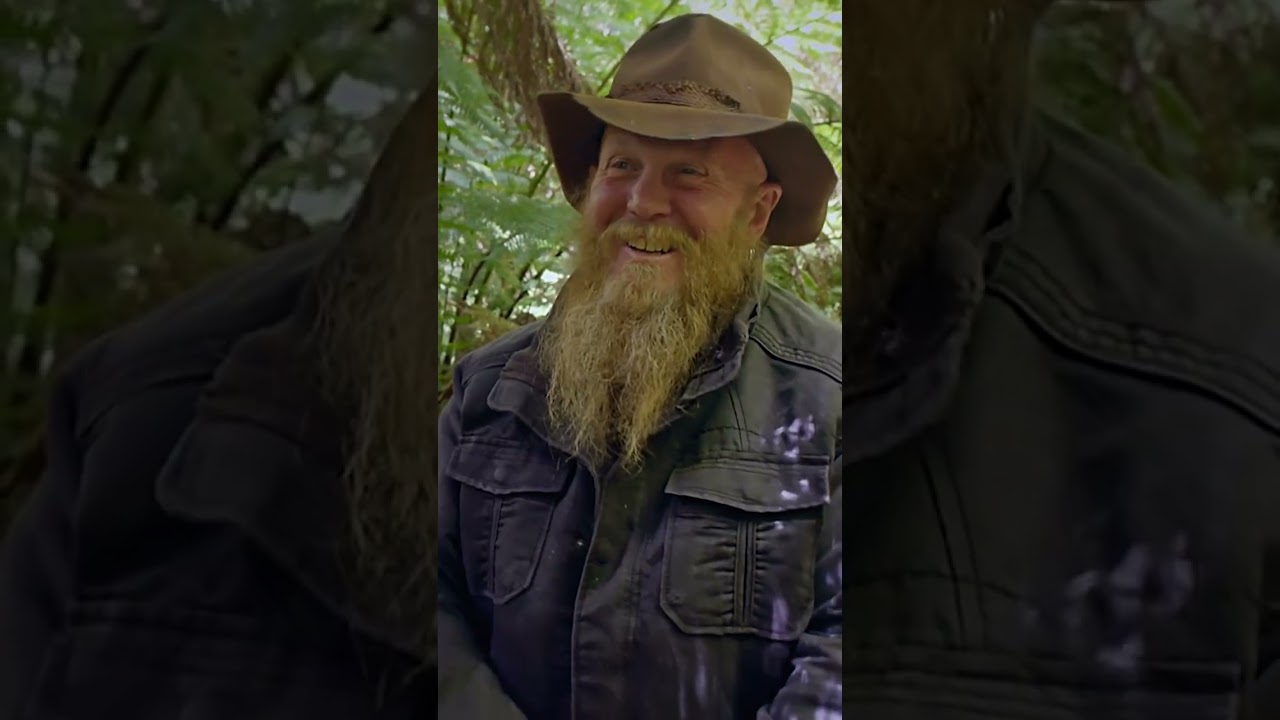 JC Has A Leech On His Neck Sucking His Blood 🩸🫣 #shorts #outbackopalhunters