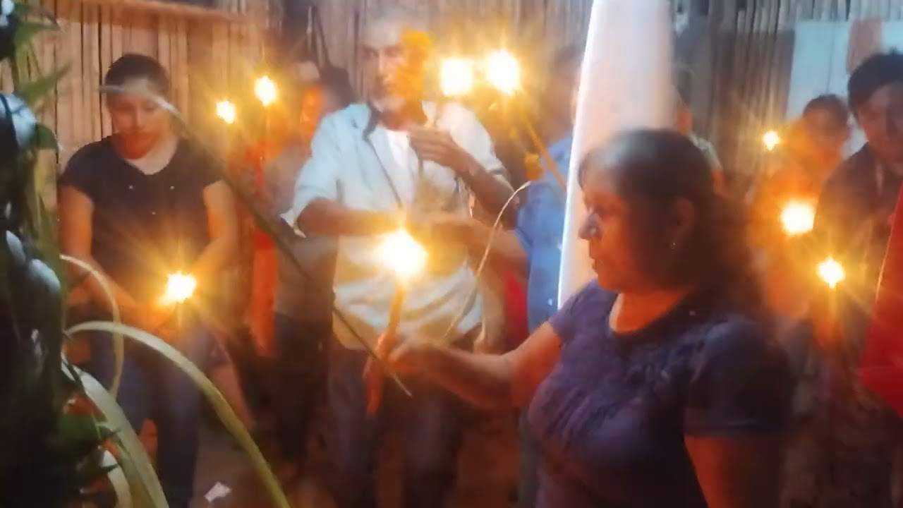 Ofrenda en la comunidad de Benito Juárez Ixhuatlán 14 de septiembre 