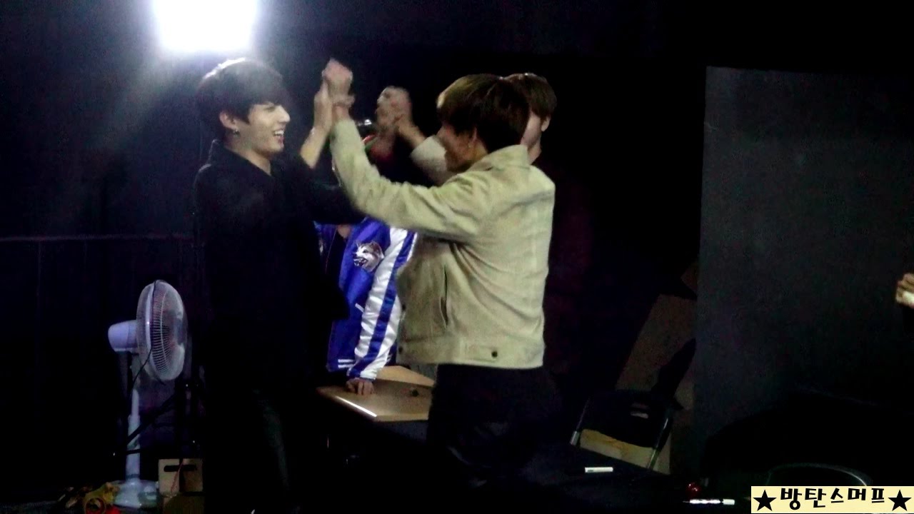 151216 방탄소년단 일산 팬사인회-태태와 꾸기가 만났을 때ㅋㅋ