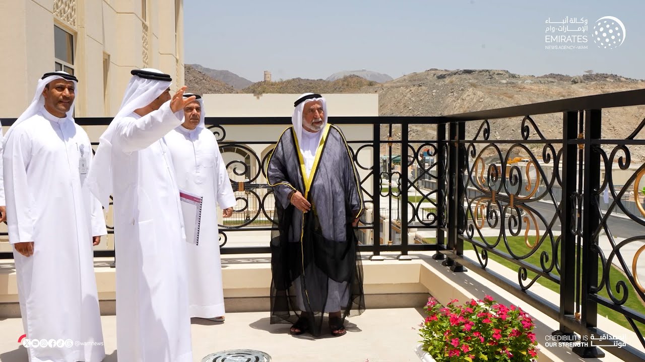 حاكم الشارقة يفتتح المجمع السكني في جامعة خورفكان