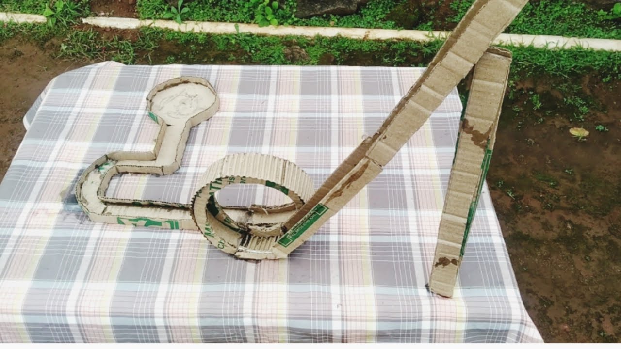 How to make a cardboard marble rollercoaster