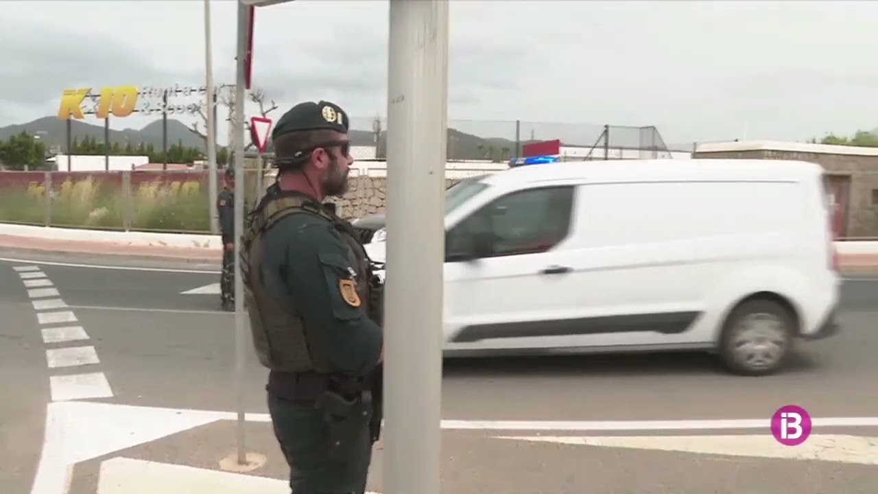 Encontrar alojamiento. primera misión de los guardias civiles en prácticas en Ibiza