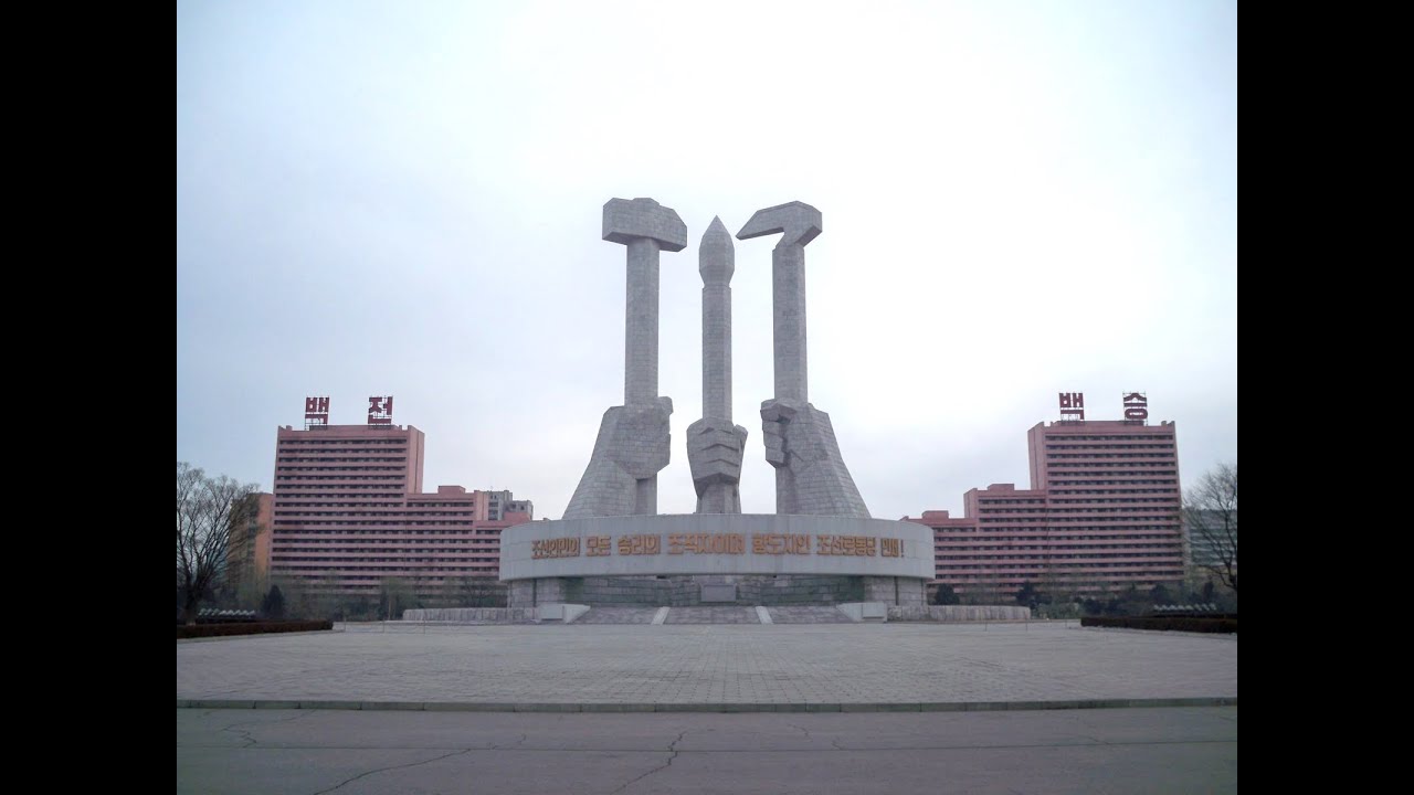 Pyongyang , capital of North Korea, Taedong River, Korea Bay, communism, rivers, willow trees,