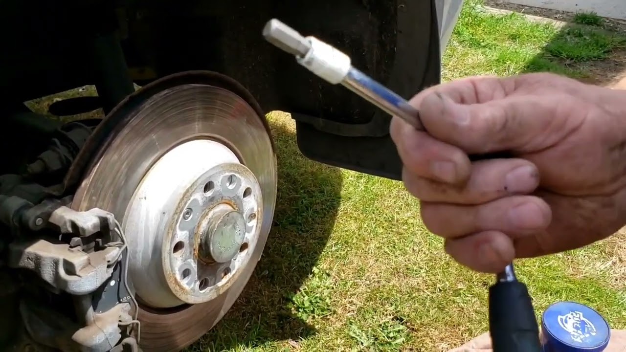 SKODA SUPERB MK3  / VW .  ELECTRONIC  REAR BRAKE PAD CHANGE THE EASY WAY