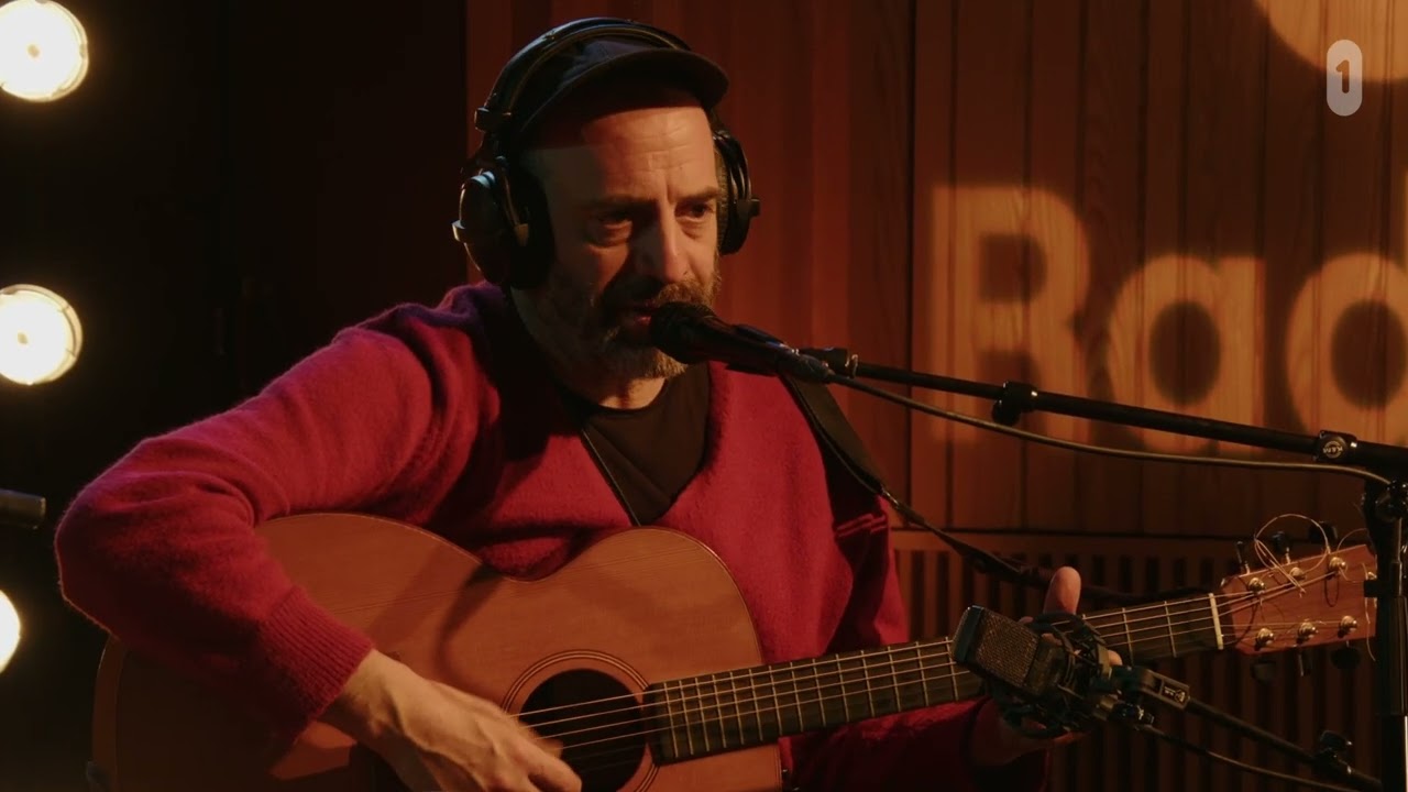 Adrian Crowley - Tangled (Live@vrtradio1be )