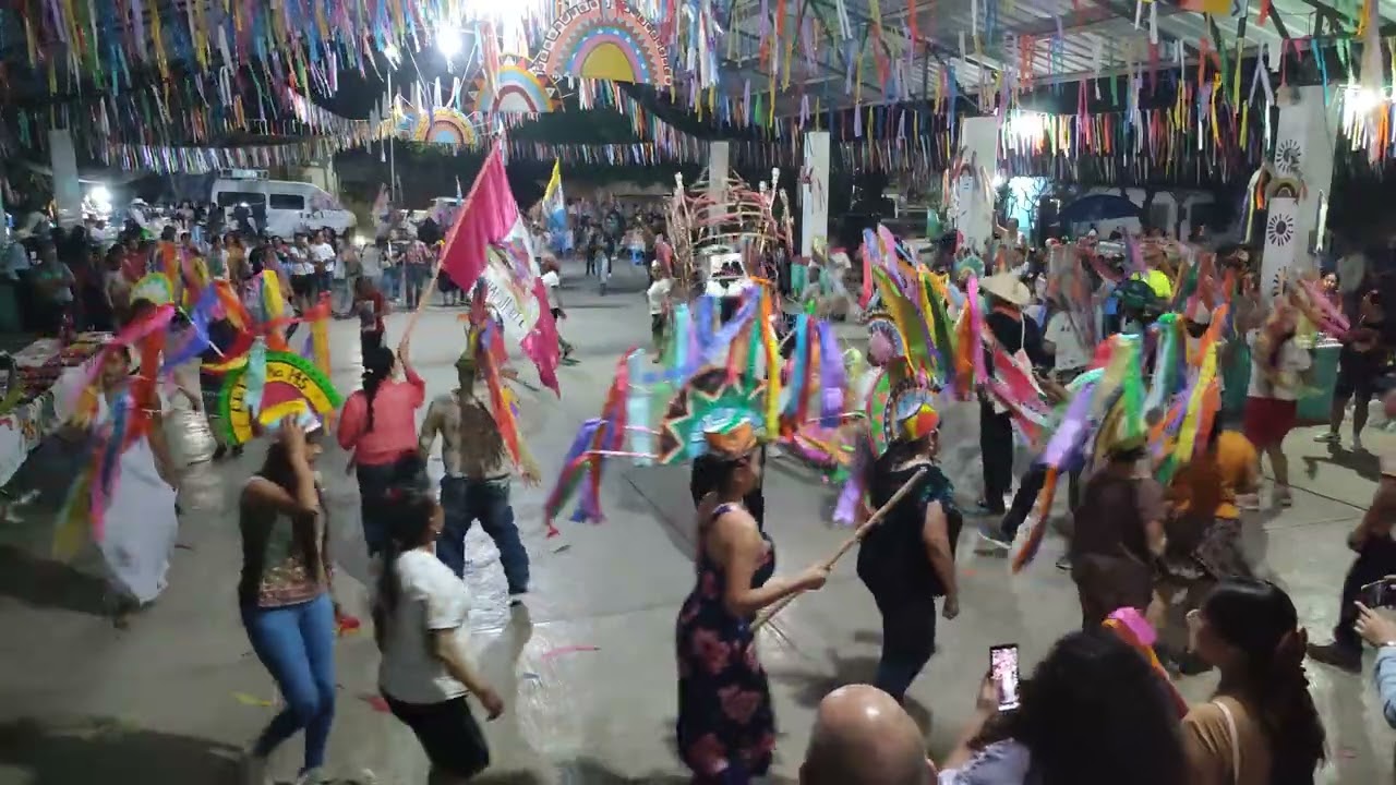 Comparsa independientes femenil en la demostración de comparsas de Chapopote carnaval 2026