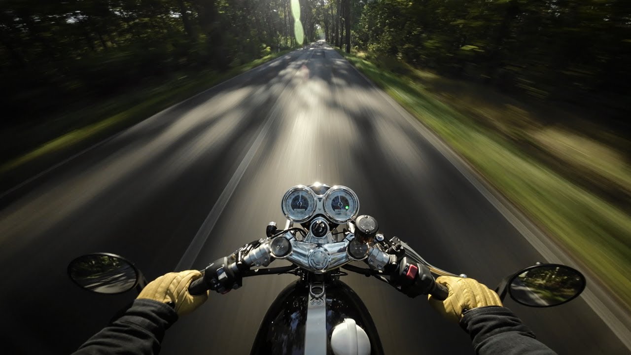 Ride On Country Roads With A Triumph Thruxton RS | Pure Engine Sound