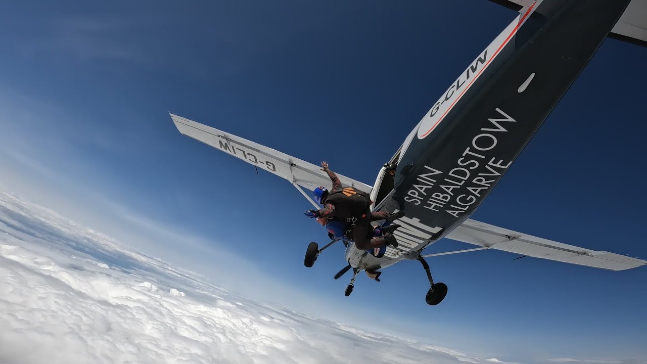 Robbie Dorans Skydive Proposal - Hibaldstow