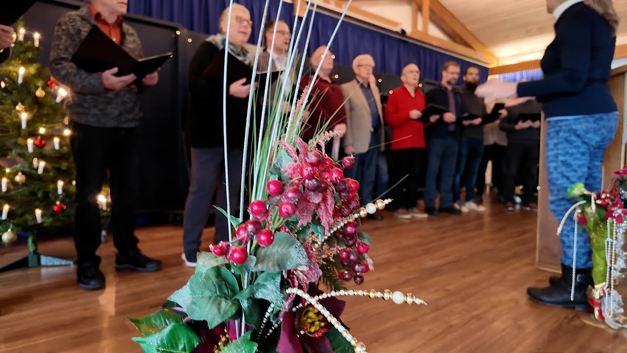 Achim Sommer verzaubert mit besonderem Weihnachtsevent in der Stadthalle Nastätten