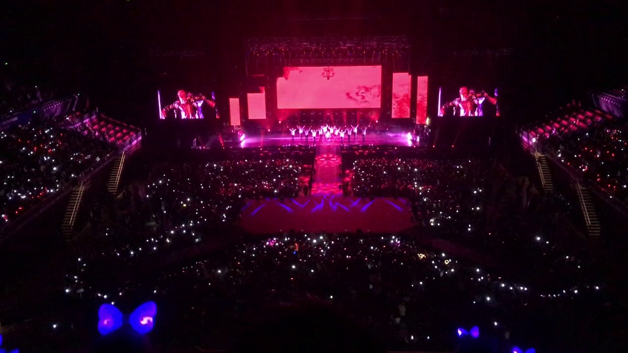 BTS WINGS TOUR KPOP CONCERT - SYDNEY AUSTRALIA 2017