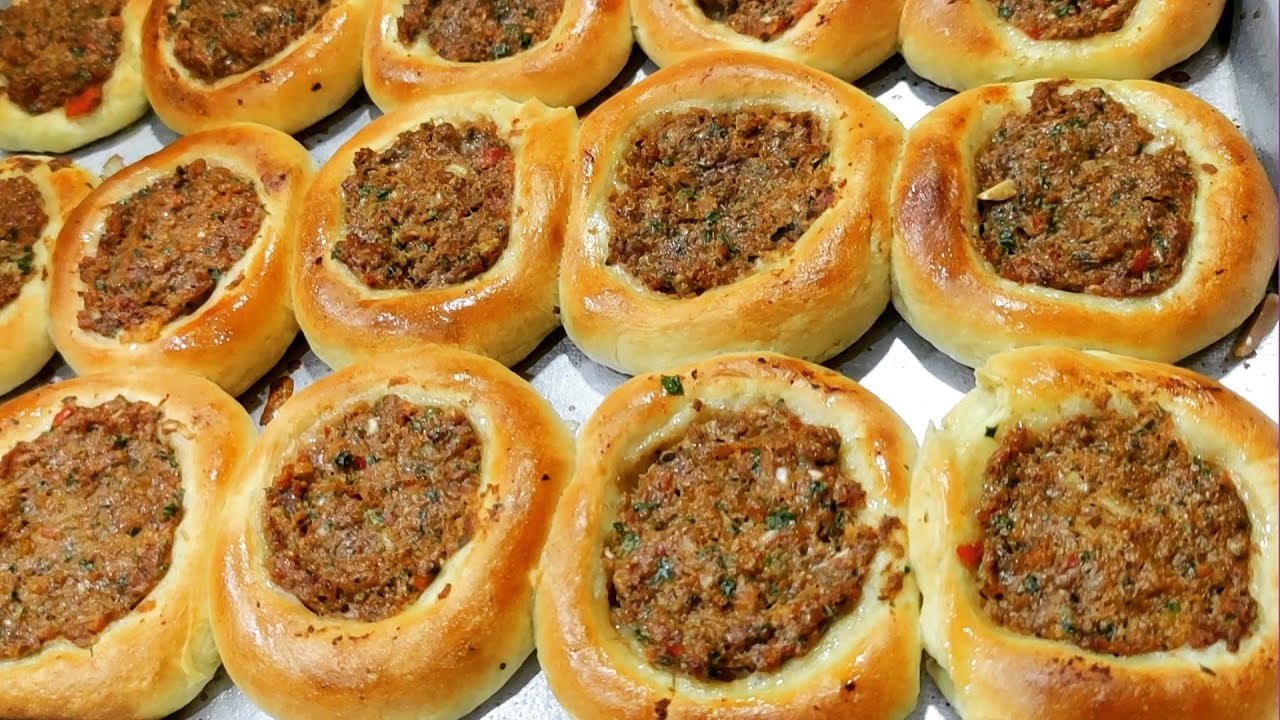 صفيحة باللحمة (لحمة بعجين)  بعجينة معجنات قطنية تصلح لكل انواع المعجنات❗
