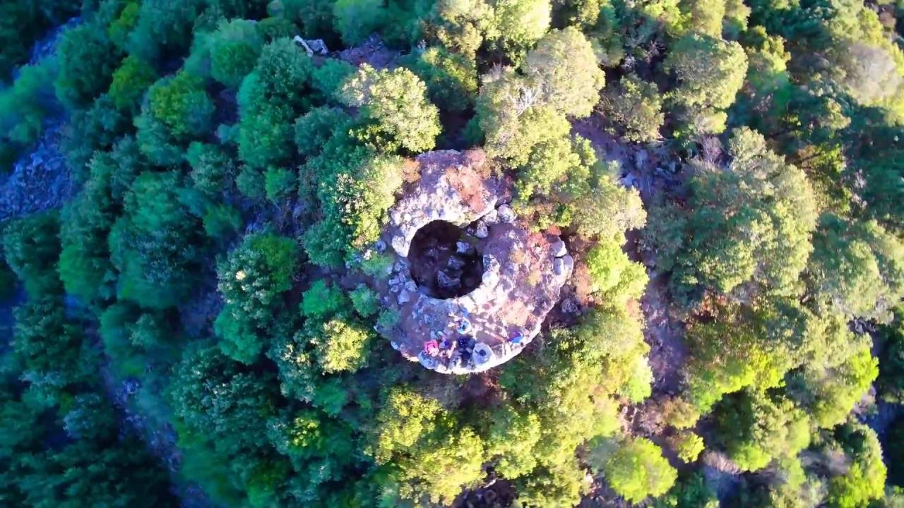 Villaggio nuragico visto dal drone
