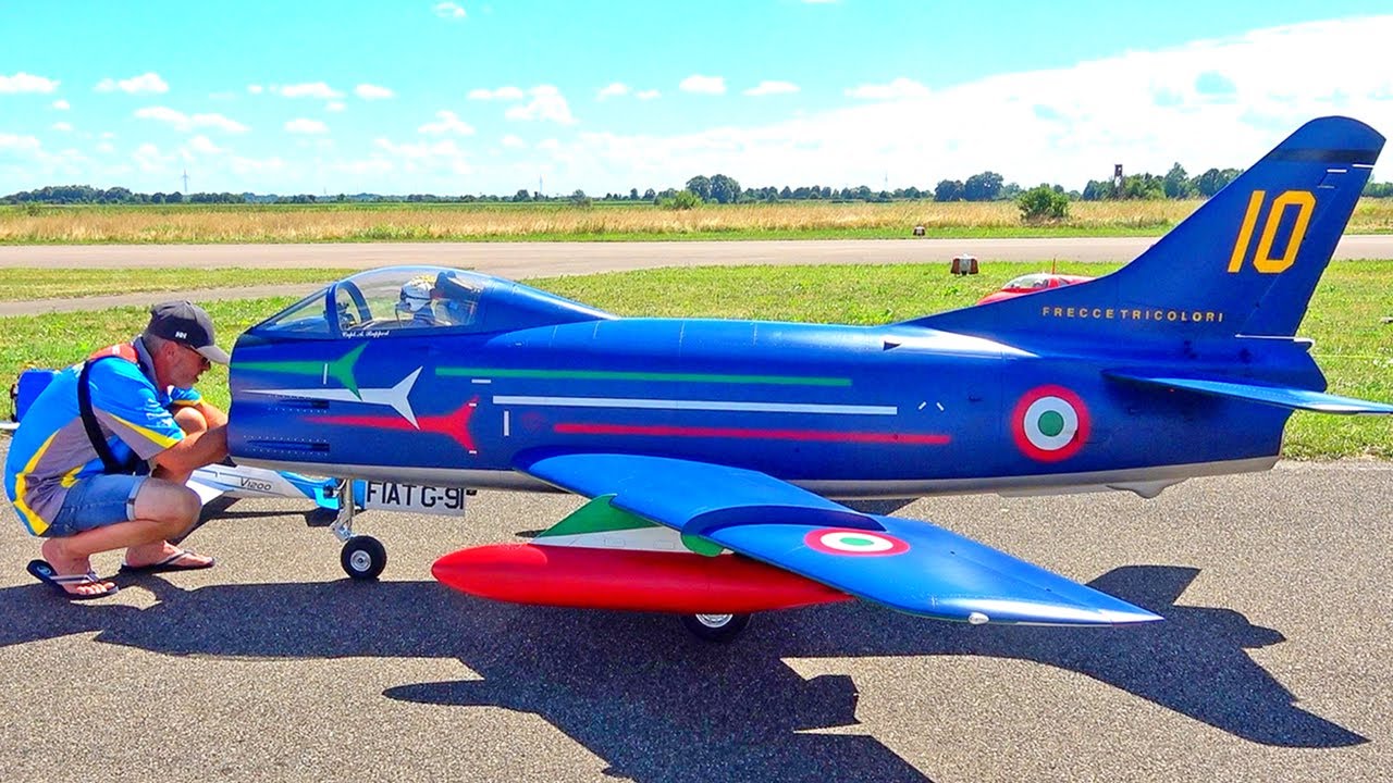 XXXL FIAT G-91 FRECCE TRICOLORI SCALE 1:2,7 RC TURBINE JET FLIGHT DEMONSTRATION