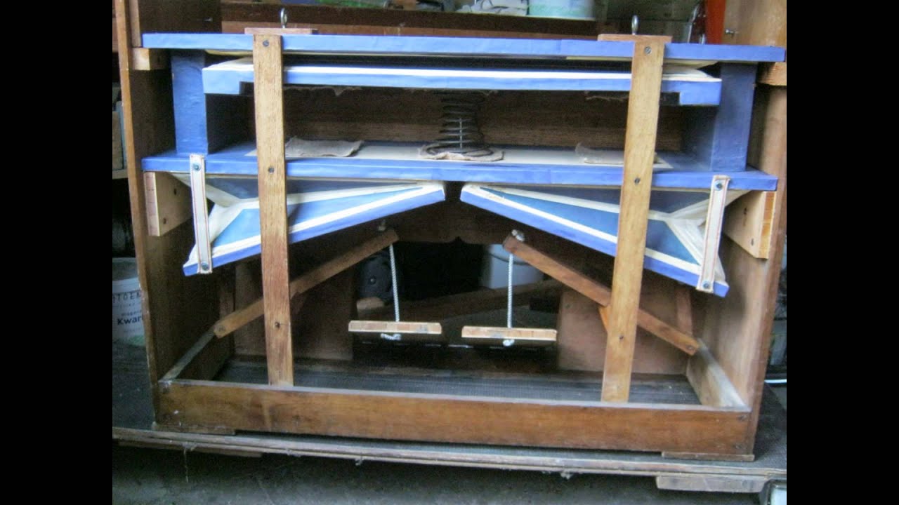 Victor Mazet harmonium restoration