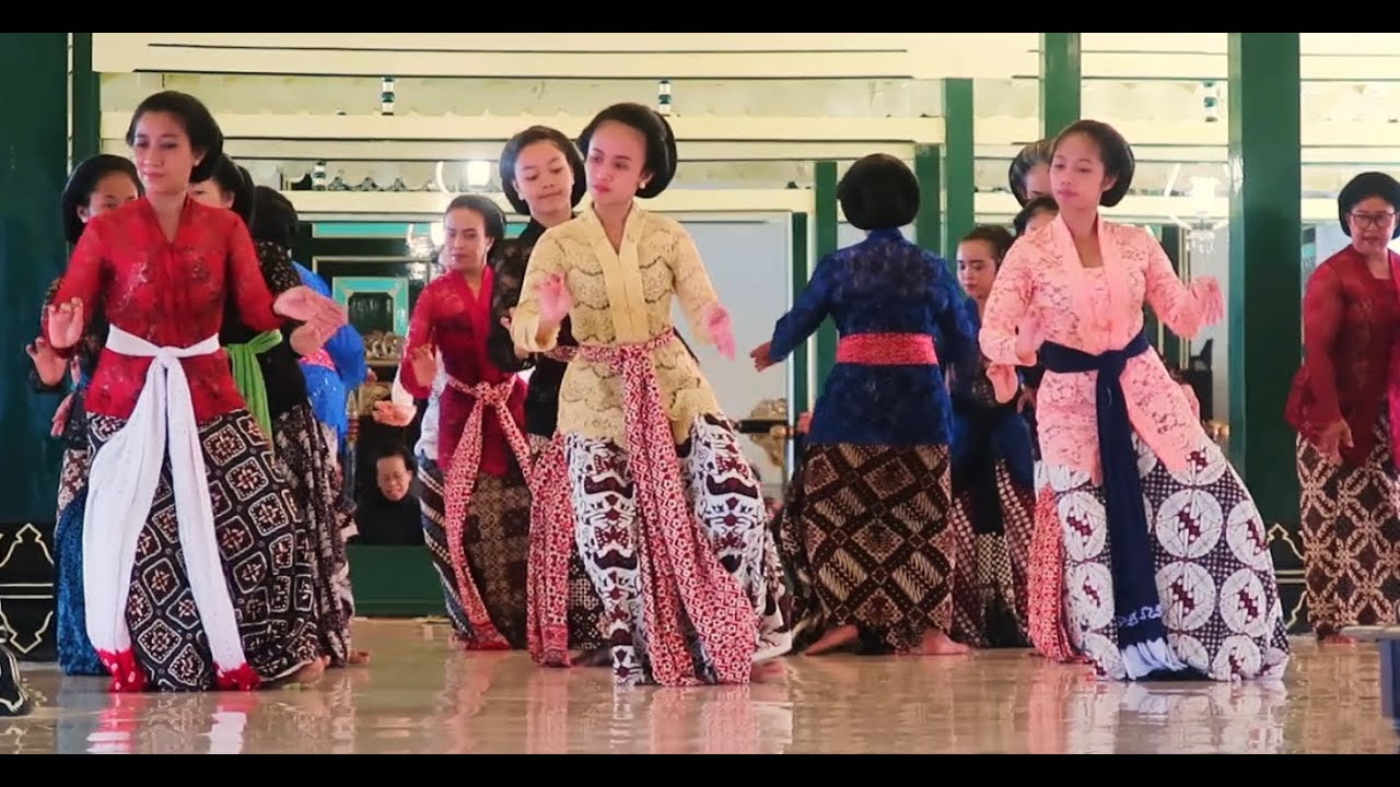 Javanese Traditional Dance, Yogyakarta Palace  Indonesia