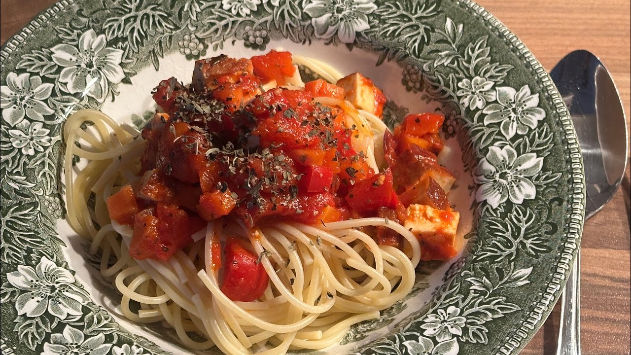 Spaghetti-Tofu-Bolognese 🍝 köstlich, vegetarisch und mit viel Gemüse 🍅🫑🥕🌿