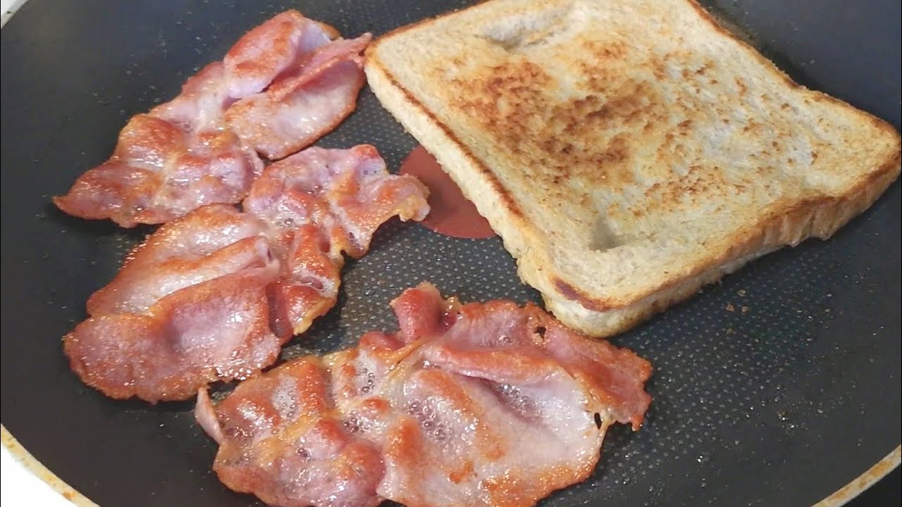 Fried Bacon & Fried Bread Sandwich | Home Cooking
