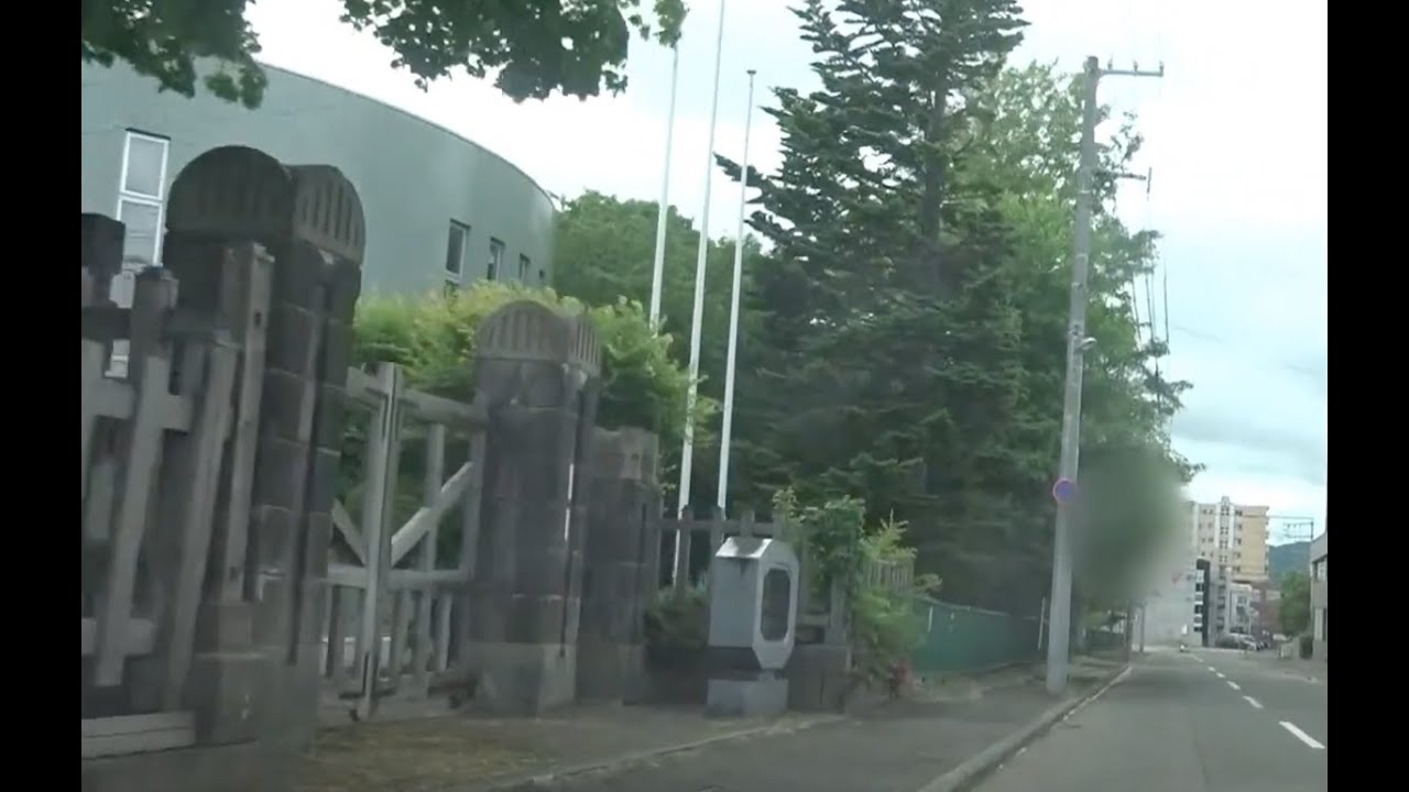 [車載]北海道札幌南高等学校正門&rarr;平岸通・環状通 交差点 /北海道札幌市